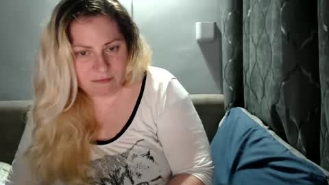 Laura online show from 4, 11, 2025