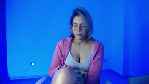 Candy Dowson online show from 23, 9, 2025