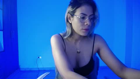 Candy Dowson online show from 19, 11, 2025