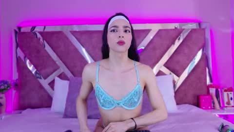 Snapshot of candyluxury_ chatting on 19, 5, 2026 candyluxury_ online show from 19, 5, 2026
