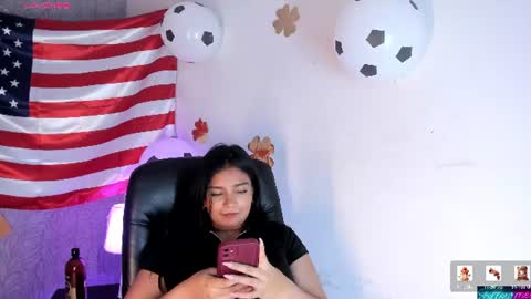 Snapshot of candys_victoria chatting on 5, 7, 2026 Candys Victoria online show from 5, 7, 2026
