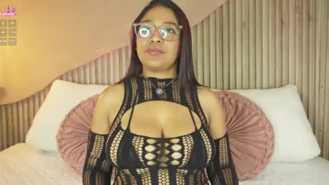 Canela Hot  online show from 14, 4, 2026