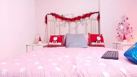 Aura  online show from 24, 11, 2025