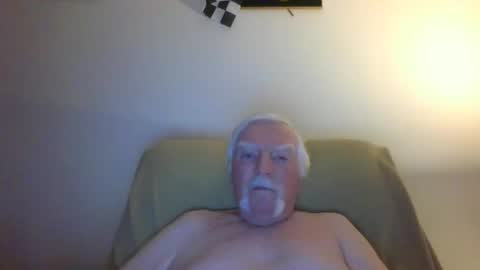 Snapshot of capecod21 chatting on 4, 1, 2025 capecod21 online show from 4, 1, 2025