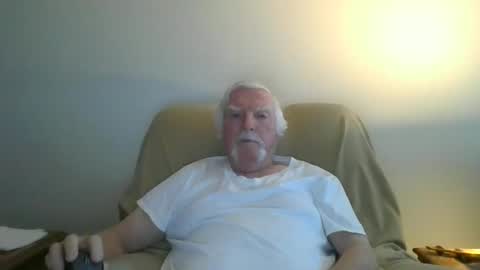 Snapshot of capecod21 chatting on 2, 2, 2025 capecod21 online show from 2, 2, 2025