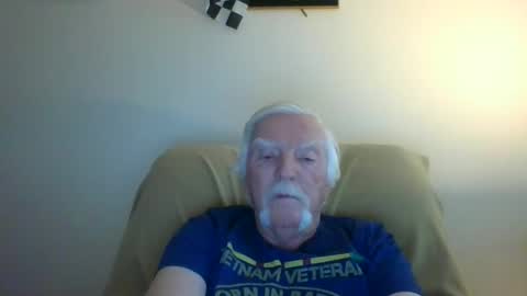 Snapshot of capecod21 chatting on 2, 2, 2025 capecod21 online show from 2, 2, 2025