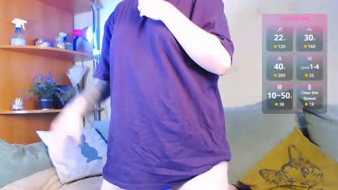 Snapshot of car0line1995 chatting on 23, 11, 2025 girl - foxi and tranny - kami online show from 23, 11, 2025