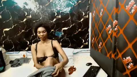 caramelminxx_ online show from 15, 7, 2026