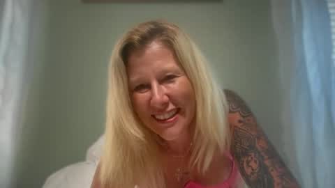 Snapshot of carebear5719 chatting on 24, 6, 2026 carebear5719 online show from 24, 6, 2026