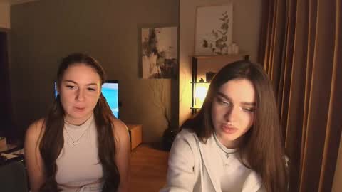 caressyourself online show from 4, 12, 2025