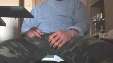 Snapshot of carin_the_body chatting on 23, 4, 2026 Laz online show from 23, 4, 2026