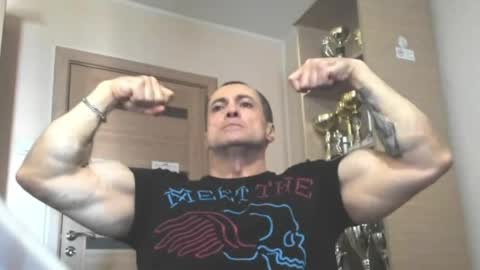 Snapshot of carin_the_body chatting on 27, 5, 2026 Laz online show from 27, 5, 2026