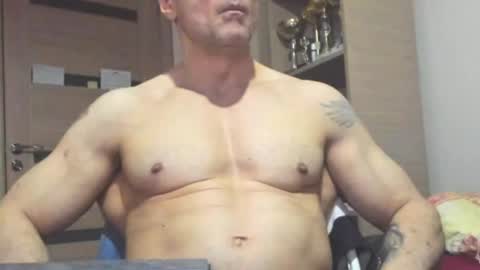 Snapshot of carin_the_body chatting on 27, 5, 2026 Laz online show from 27, 5, 2026