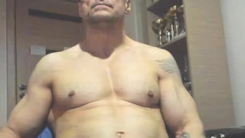 Snapshot of carin_the_body chatting on 31, 5, 2026 Laz online show from 31, 5, 2026