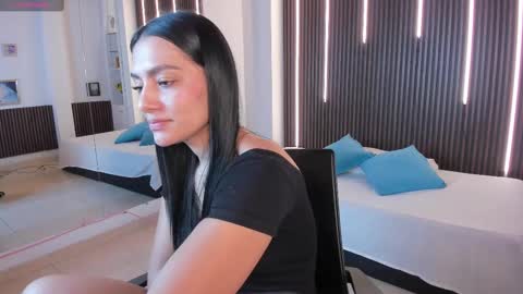 Snapshot of carina_rossi chatting on 18, 9, 2025 Carina online show from 18, 9, 2025