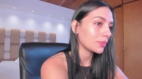 Snapshot of carina_rossi chatting on 9, 10, 2025 Carina online show from 9, 10, 2025