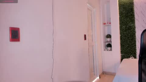 Snapshot of carina_rossi chatting on 16, 10, 2025 Carina online show from 16, 10, 2025