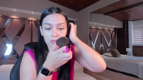 Snapshot of carina_rossi chatting on 25, 11, 2025 Carina online show from 25, 11, 2025