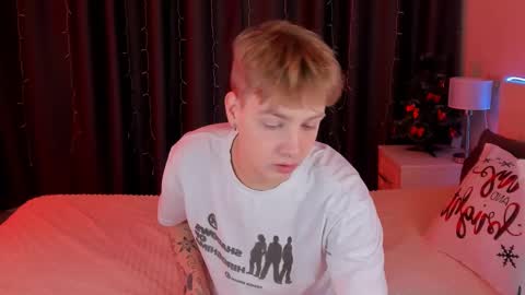 Snapshot of carl_kvirrr chatting on 13, 12, 2024 Carl online show from 13, 12, 2024