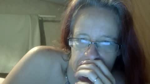 carleeswoman08 online show from 28, 4, 2026