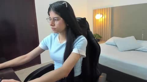 C A R L I N A online show from 9, 9, 2025