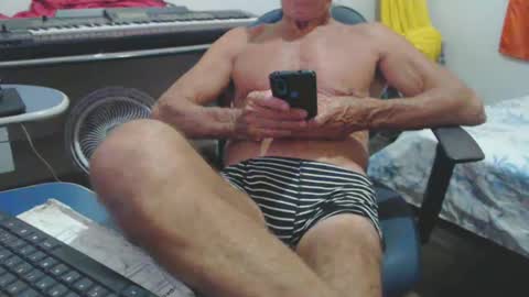 Snapshot of carlos2557 chatting on 2, 12, 2024 carlos online show from 2, 12, 2024