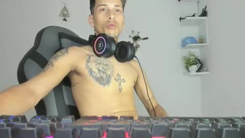 Snapshot of carlossmi01 chatting on 8, 1, 2026 carlossmi01 online show from 8, 1, 2026