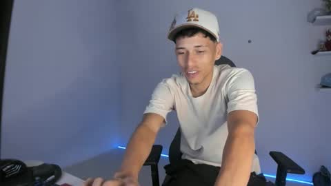 Snapshot of carlossmi01 chatting on 7, 4, 2026 carlossmi01 online show from 7, 4, 2026