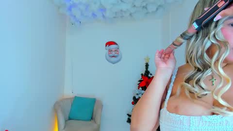 Snapshot of carlota_peach chatting on 13, 12, 2024 Andrea online show from 13, 12, 2024