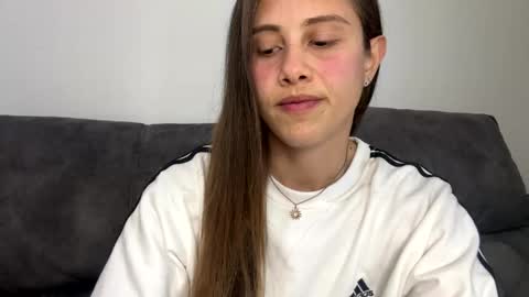 Snapshot of carlotta4you chatting on 5, 3, 2025 Carlotta4you online show from 5, 3, 2025