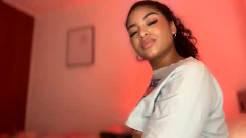 Littlecarly  online show from 4, 2, 2025