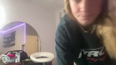carlyy13 online show from 25, 12, 2024
