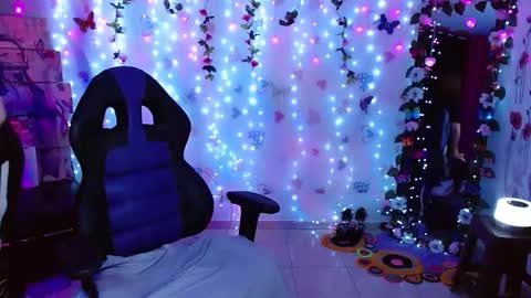 Snapshot of carol20_1994 chatting on 29, 11, 2025 Carolina online show from 29, 11, 2025