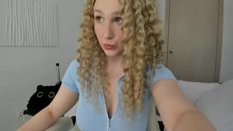 Snapshot of carol_may_ chatting on 14, 5, 2026 carol_may_ online show from 14, 5, 2026