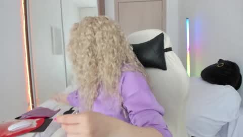 Snapshot of carol_may_ chatting on 26, 5, 2026 carol_may_ online show from 26, 5, 2026