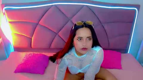 Carolaine01 online show from 13, 11, 2025