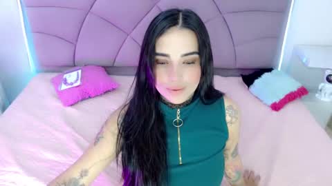 Carolaine01 online show from 22, 11, 2025