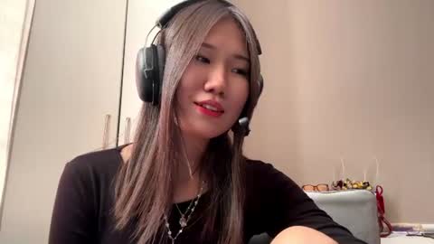 Snapshot of carolinadalegowski chatting on 1, 8, 2026 LIl online show from 1, 8, 2026