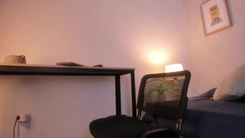  Caroline  online show from 24, 2, 2026