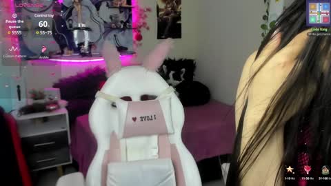 Snapshot of caroline_lenox chatting on 15, 12, 2024 Caroline Lenox online show from 15, 12, 2024