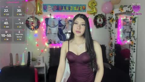 Snapshot of caroline_lenox chatting on 31, 12, 2024 Caroline Lenox online show from 31, 12, 2024