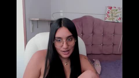 caroline_rodriguez_9 online show from 13, 12, 2025