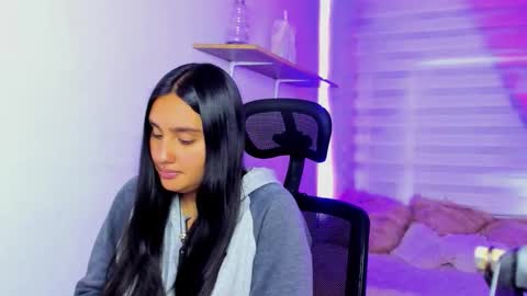 caroline_rodriguez_9 online show from 9, 1, 2026