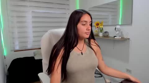 caroline_rodriguez_9 online show from 16, 3, 2026