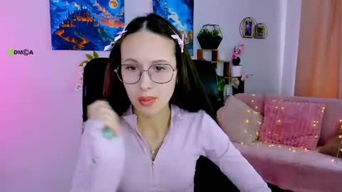 Snapshot of caroline_rosee_ chatting on 16, 7, 2026 Caroline online show from 16, 7, 2026
