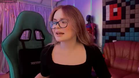 Caroline online show from 28, 3, 2026