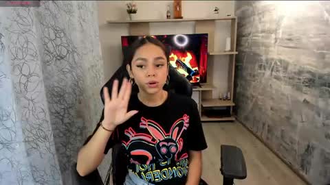 Caroline online show from 24, 5, 2026