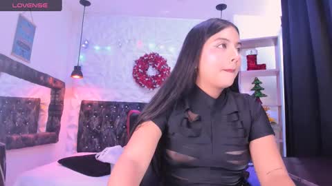 Caroline Scoth online show from 7, 12, 2024