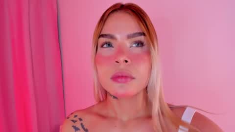 carolinna_ online show from 10, 12, 2024