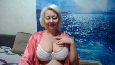 Snapshot of caroncapella chatting on 24, 4, 2026 VicunaCool online show from 24, 4, 2026